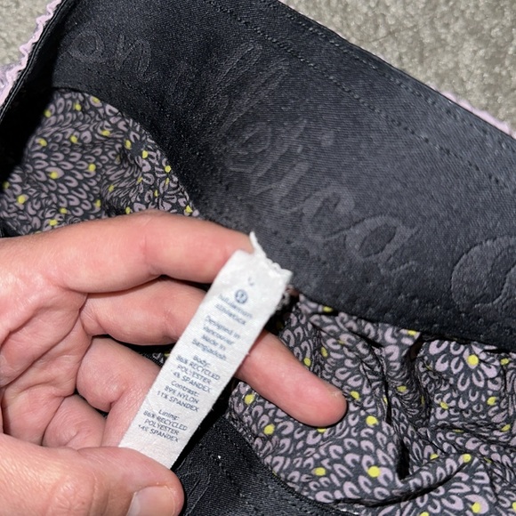 Unlined lululemon lavender shorts 🔮🔮 - Picture 6 of 8